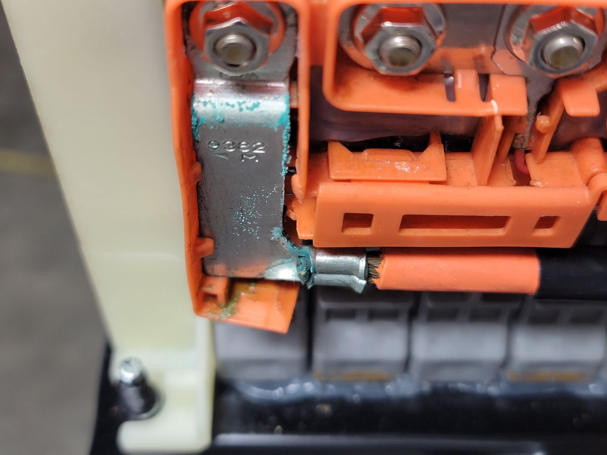 Battery module test results showing cell voltage variation during P0AA6 diagnosis